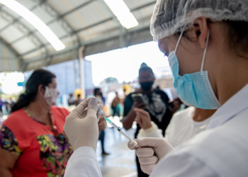 Vacinação contra Covid-19. Macaé/RJ. Data: 03/07/2021. Foto: Rui Porto Filho