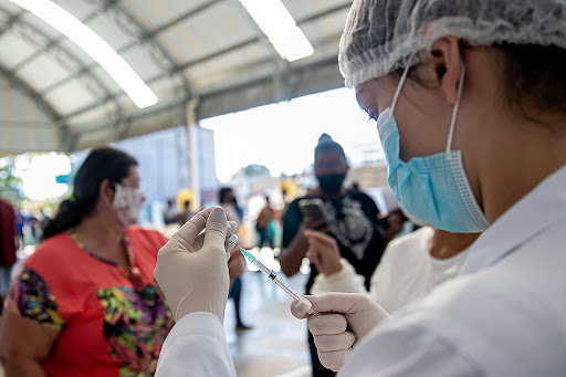 Vacinação contra Covid-19. Macaé/RJ. Data: 03/07/2021. Foto: Rui Porto Filho
