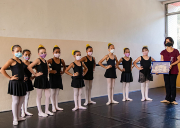 Apresentação de final de ano de balé da Escola Municipal de Dança. Macaé/RJ. Data: 15/12/2022. Foto: Rui Porto Filho